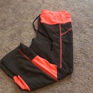 Workout crop leggings